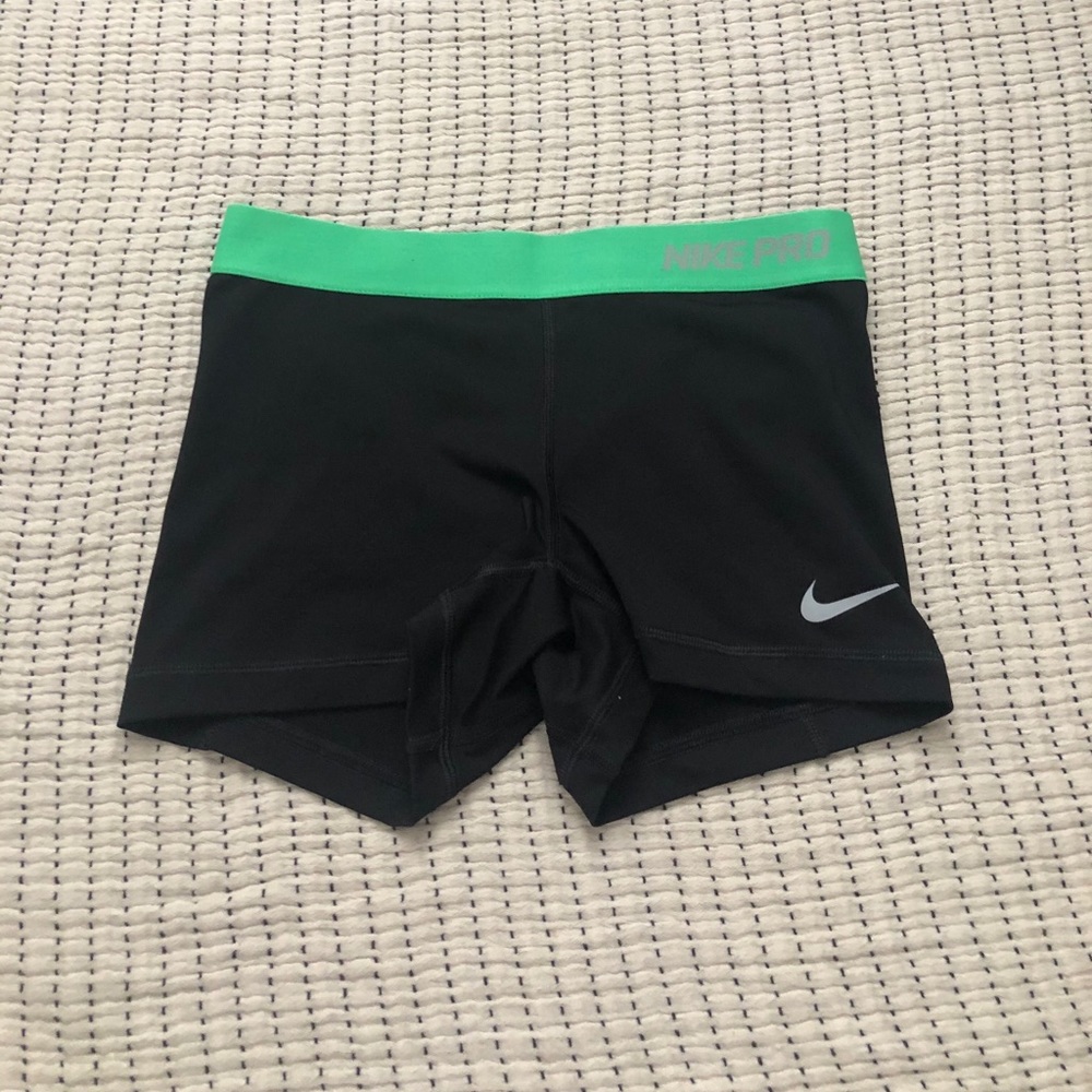 Women’s Nike Pro